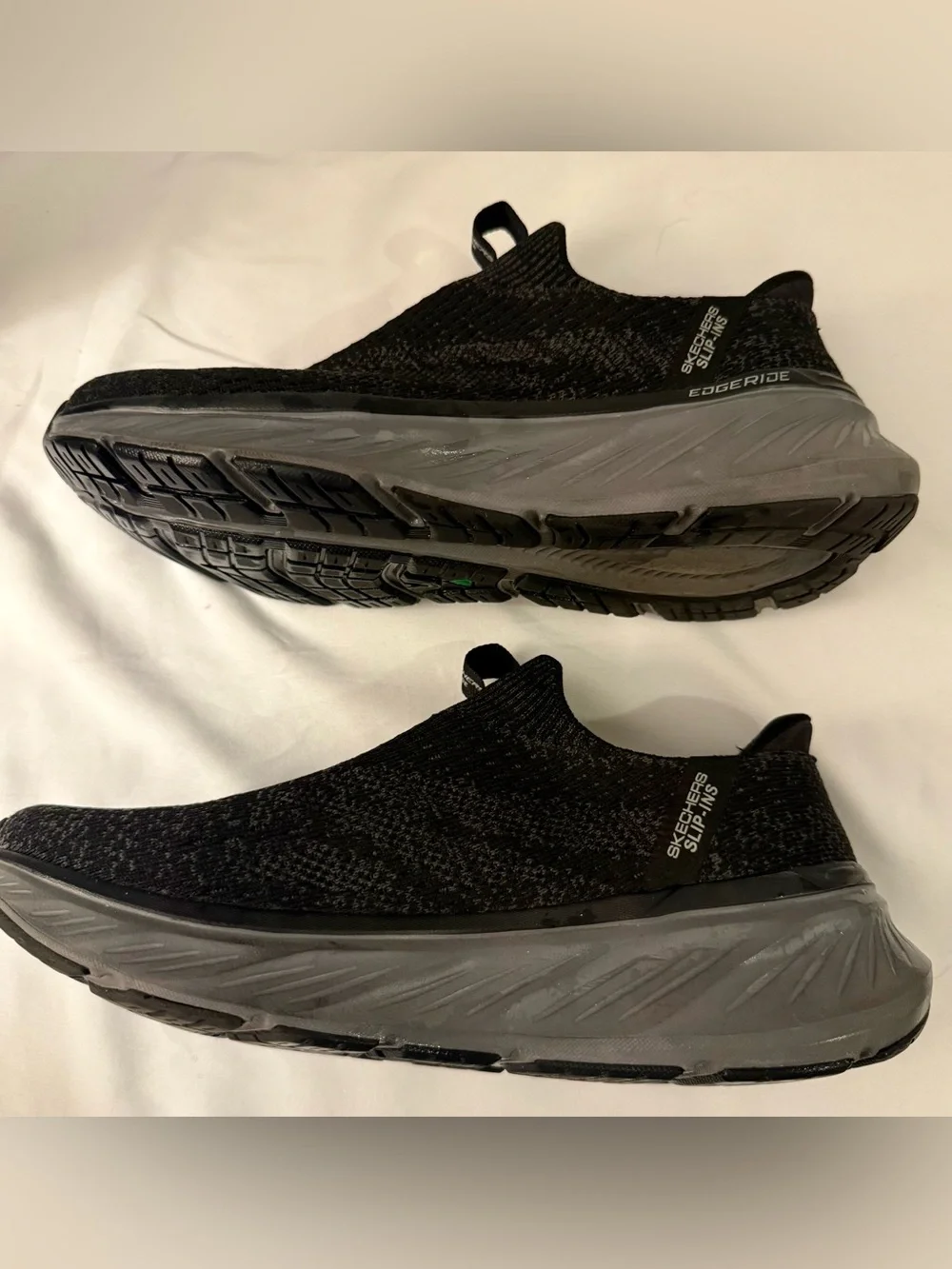 Skechers Men's Edgeride Commissioner sneakers. Sz. 8 black/ charcoal grey.